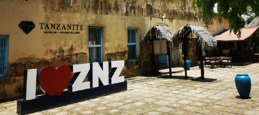 Correctly choosing where to stay in zanzibar helps you visit places like prison island with easy
